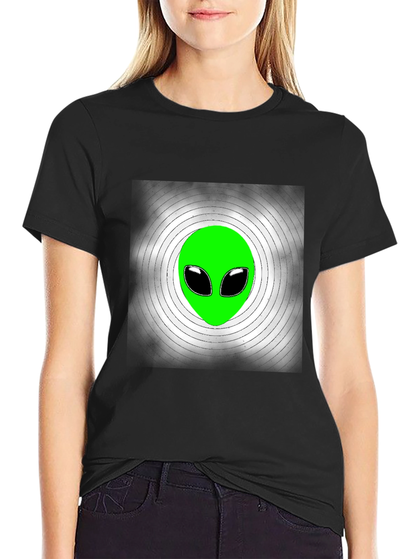 Alien Head Graphic T-Shirt - Sci-Fi Style