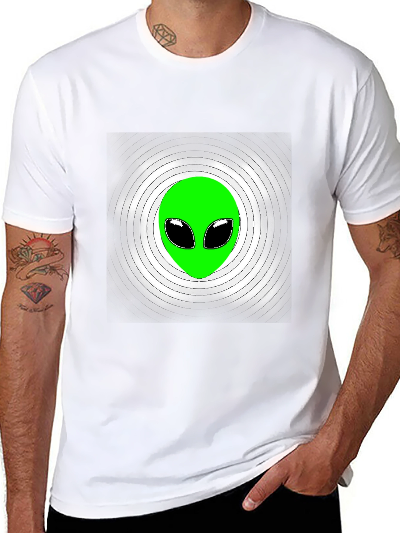 Alien Head Graphic T-Shirt - Sci-Fi Style