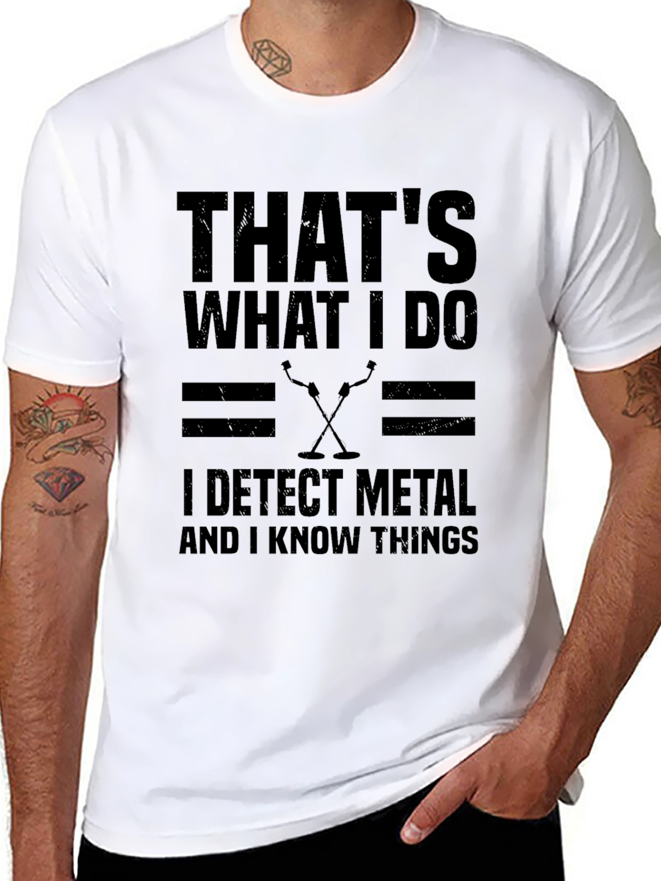 I Detect Metal And Know Things Black T-Shirt